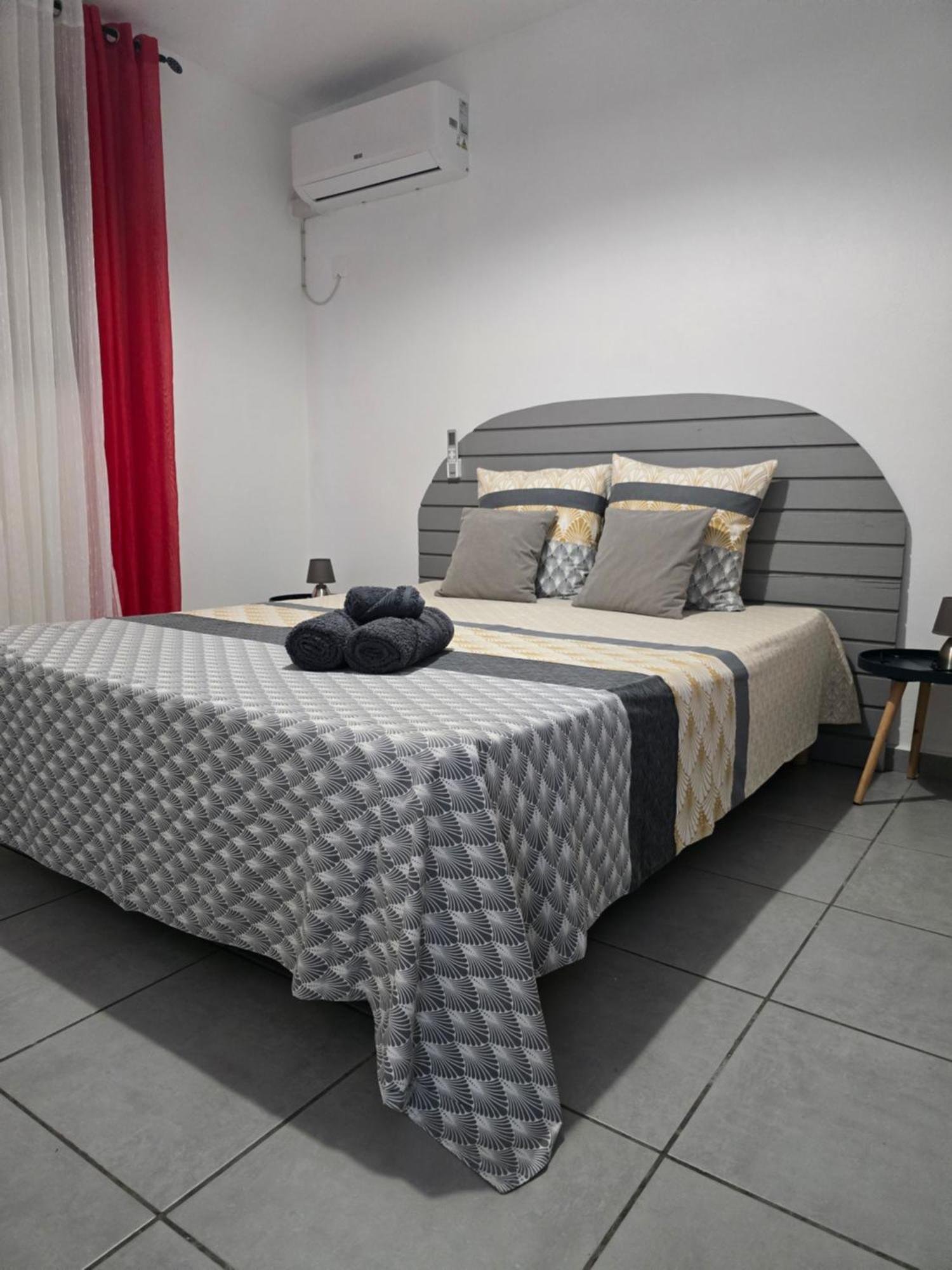 Maison Laurencia - Appartement De L'Etage Sainte-Anne  Eksteriør billede